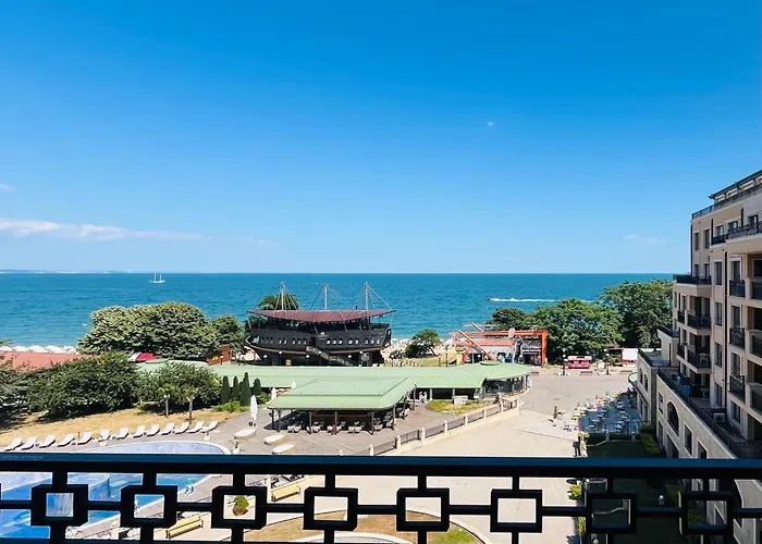 SEAVIEW BG Beach Front Suites